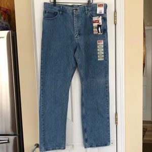 New Men’s Wrangler jeans.  Size 38 x 32.  Regular fit.
